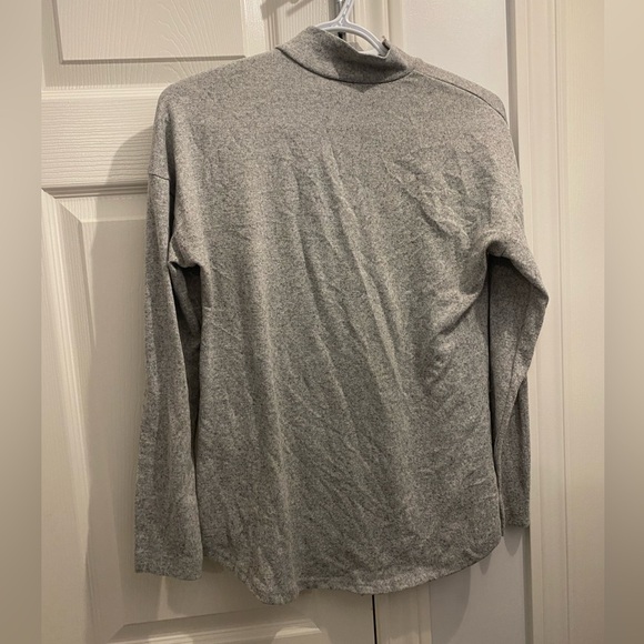 Medium “turtle”-neck-esque grey sweater - Picture 2 of 3